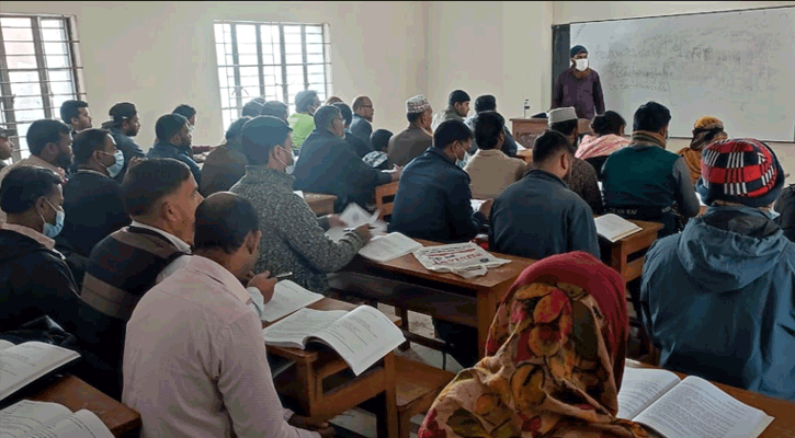 মানিকগঞ্জে বি সি ডি এস কোর্সে অতিরিক্ত টাকা আদায়ের অভিযোগ 