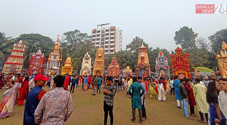 ঢাবিতে প্রাণবন্ত সরস্বতী পূজা