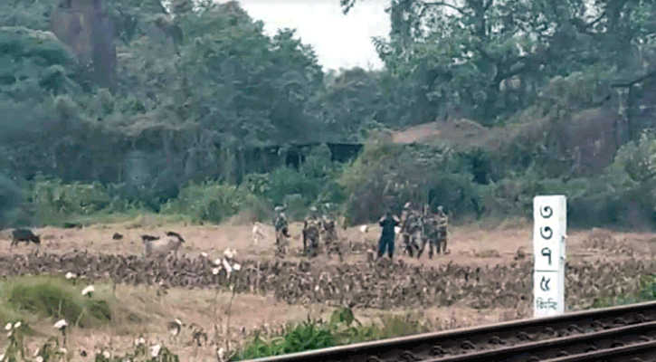 হিলি সীমান্তে বিএসএফের বেড়া নির্মাণের চেষ্টা, বিজিবির বাধা