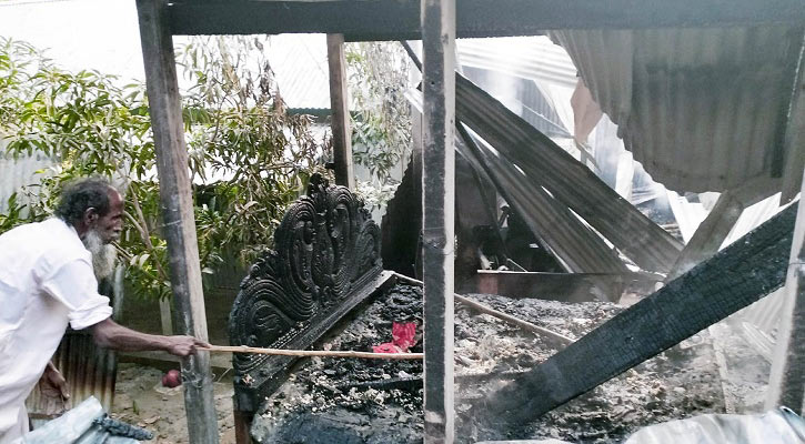 বগুড়ায় আগুনে পুড়ে ঘুমন্ত দুই ভাইয়ের মৃত্যু