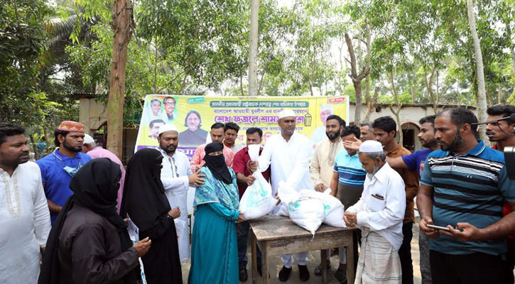 মিরসরাইয়ে ইফতার বিতরণ উদ্বোধন করেন যুবলীগ নেতা এলিট