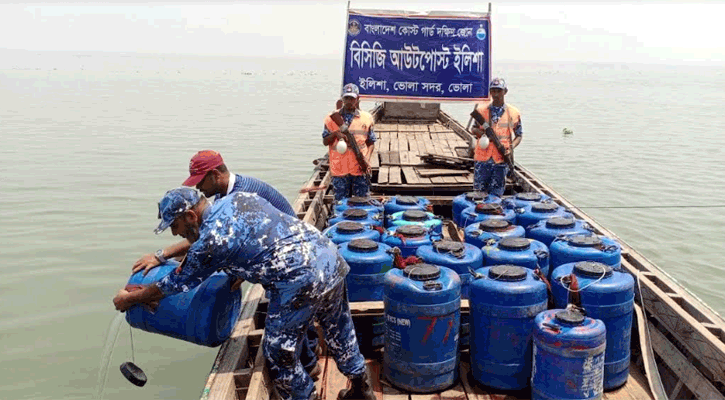 ভোলার মেঘনায় অভিযান চালিয়ে দেড় কোটি রেণু জব্দ