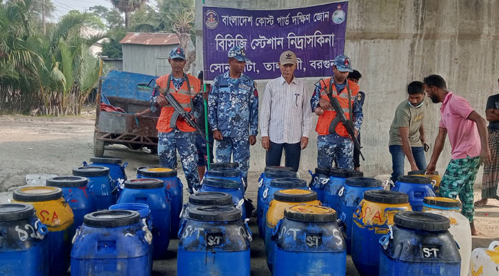 বরগুনায় সোয়া ৬ লাখ চিংড়ির রেণু পোনা জব্দ