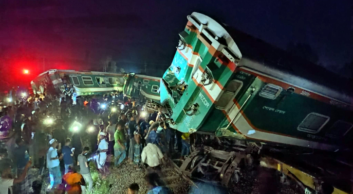 মালগাড়িকে ধাক্কা দিয়ে দুমড়ে মুচড়ে ছিটকে গেল ট্রেন, আহত ৪০