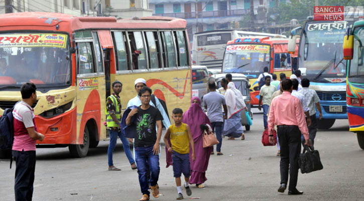 ঈদের দ্বিতীয় দিনে গাড়ি আছে, যাত্রী কম 