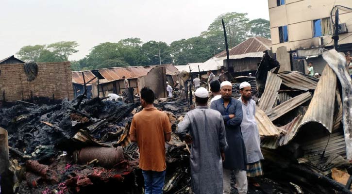 কোটালীপাড়ায় আগুনে ৩৪ দোকান পুড়ে ১০ কোটি টাকার ক্ষতি