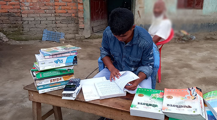 বিজ্ঞানের ছাত্র হয়েও পরীক্ষা দিতে হচ্ছে মানবিক বিভাগে