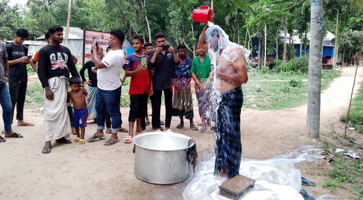 স্ত্রীর দেওয়া মামলা খারিজ, ১ মণ দুধ দিয়ে স্বামীর গোসল!