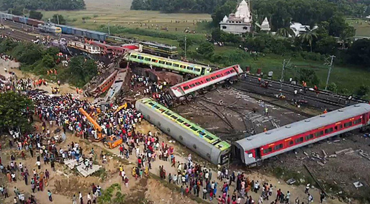 ভারতে কেন বারবার ট্রেন লাইনচ্যুত হয়?