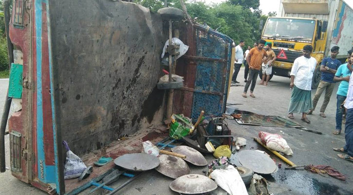 সিলেটে দুই ট্রাকের সংঘর্ষে নিহত ১৩