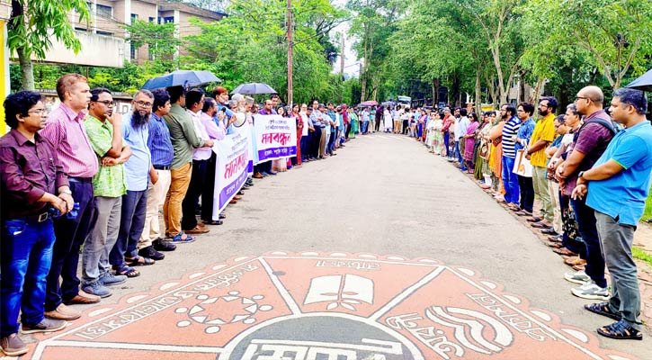 আমলারা এখন শিক্ষকদের শাসন করতে চায়