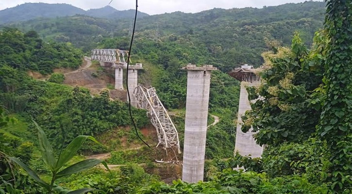 মিজোরামে নির্মাণাধীন রেলসেতু ভেঙে ১৭ জন নিহত 