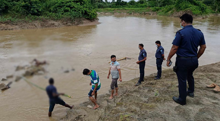 নদীতে মিলল শিকল দিয়ে হাত-পা বাঁধা যুবকের মরদেহ