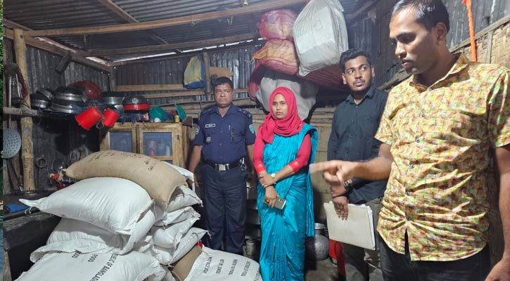 ইউপি চেয়ারম্যানের ভাইয়ের রান্না ঘরে মিলল ১৩৫ বস্তা সরকারি চাল