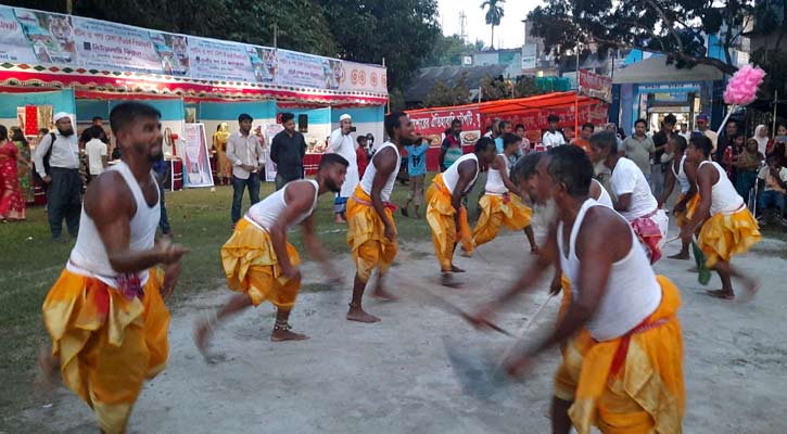 বাগেরহাটে ঐতিহ্যবাহী লাঠিখেলা