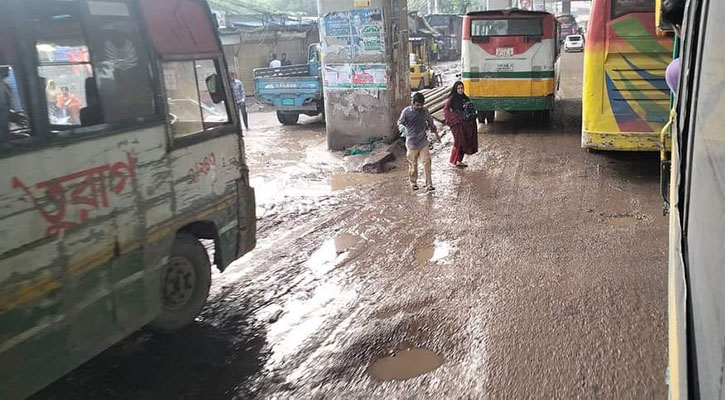 বৃষ্টি নেই, তবুও কমেনি দুর্ভোগ