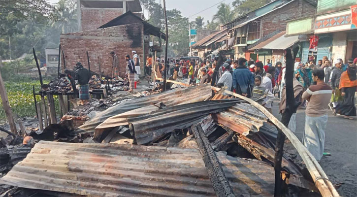 বরিশালে আগুনে পুড়েছে আট দোকান