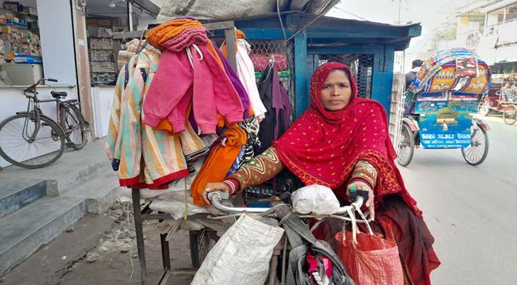 ‘মুই সংসার বাঁচাবের জন্য পথে নামছু’