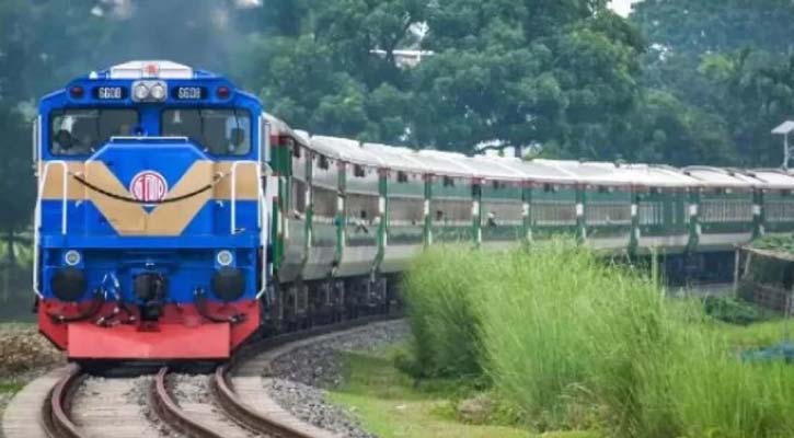 স্কুলছাত্রীর বুদ্ধিমত্তায় রক্ষা পেল তিতুমীর এক্সপ্রেস