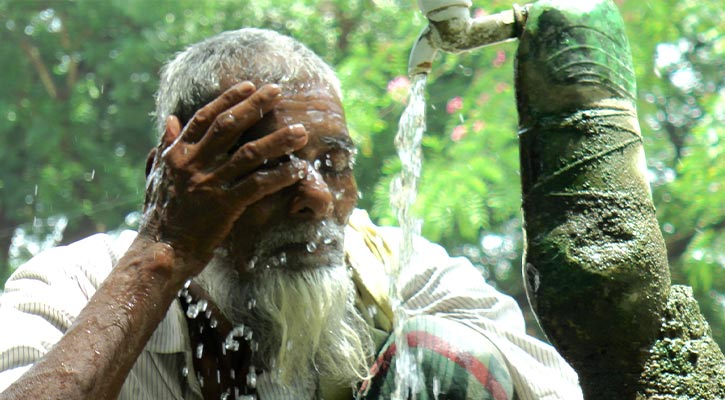 অর্ধেকের বেশি জেলায় তাপপ্রবাহ 