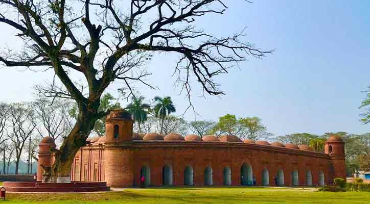 ঐতিহাসিক ষাটগম্বুজ মসজিদে ঈদের ৩ জামাত