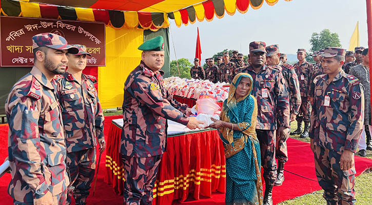 খাগড়াছড়িতে বিজিবি’র উদ্যোগে ইফতার  ও খাদ্য সামগ্রী বিতরণ