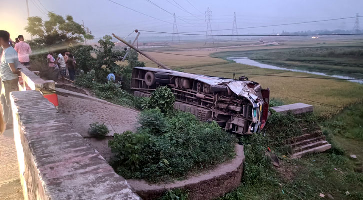 ব্রাহ্মণবাড়িয়ায় দুই বাসের মুখোমুখি সংঘর্ষে আহত ২৫