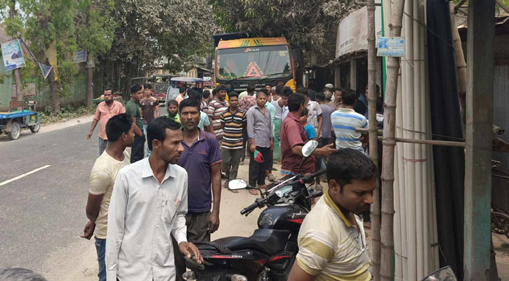 হাতীবান্ধায় সড়ক দুর্ঘটনায় বৃদ্ধ নিহত, আহত ৫