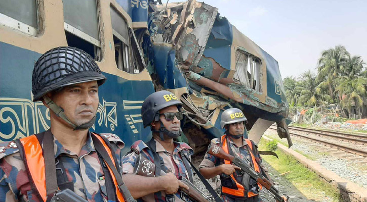 গাজীপুরে ট্রেন দুর্ঘটনা: উদ্ধার কাজে ২ প্লাটুন বিজিবি