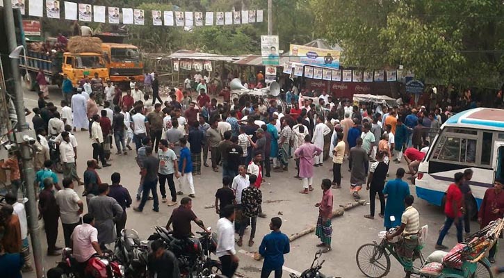 পোস্টার লাগানোকে কেন্দ্র করে গোলাগুলি