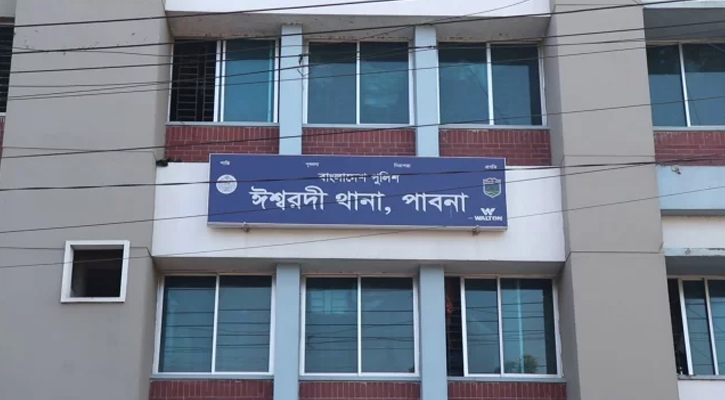 ‘একটা ম্যাজিক দেখাব’ বলেই ছাত্রকে বেধড়ক পেটালেন শিক্ষক