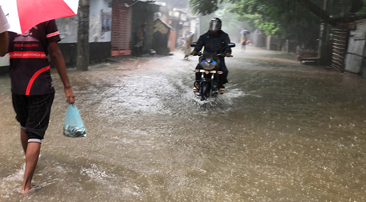 ঘূর্ণিঝড় রিমালের প্রভাবে রাজশাহীতে ঝড়-বৃষ্টি