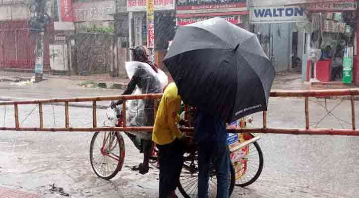 রিমাল: ময়মনসিংহে ঝোড়ো বাতাস-বৃষ্টি, জনজীবনে ভোগান্তি