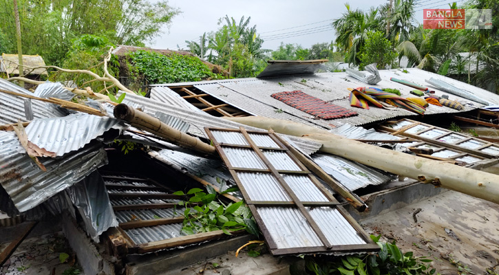 লালমনিরহাটে ঝড়ে নিহত ১, লণ্ডভণ্ড শতাধিক বসতবাড়ি