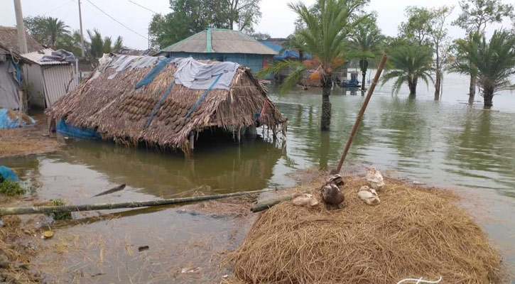 রিমালের আঘাত: ভাসছে দশালিয়ার ৫৬ পরিবার 