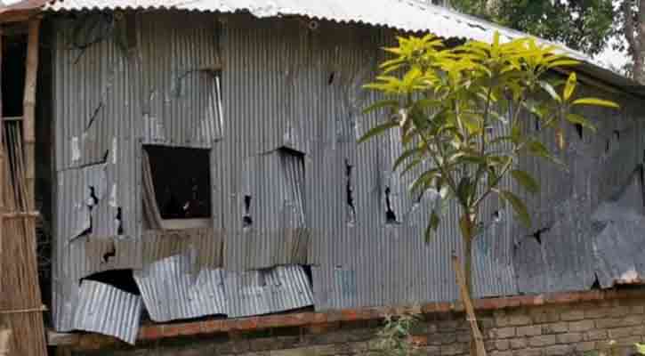 শৈলকূপায় পরাজিত চেয়ারম্যান প্রার্থীর বাড়িঘরে হামলা-ভাঙচুর