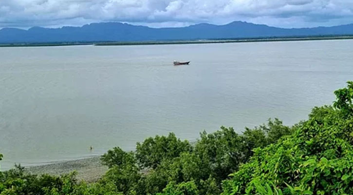 টেকনাফ সীমান্তে রাতভর মর্টার শেল-গুলির শব্দ, আতঙ্ক