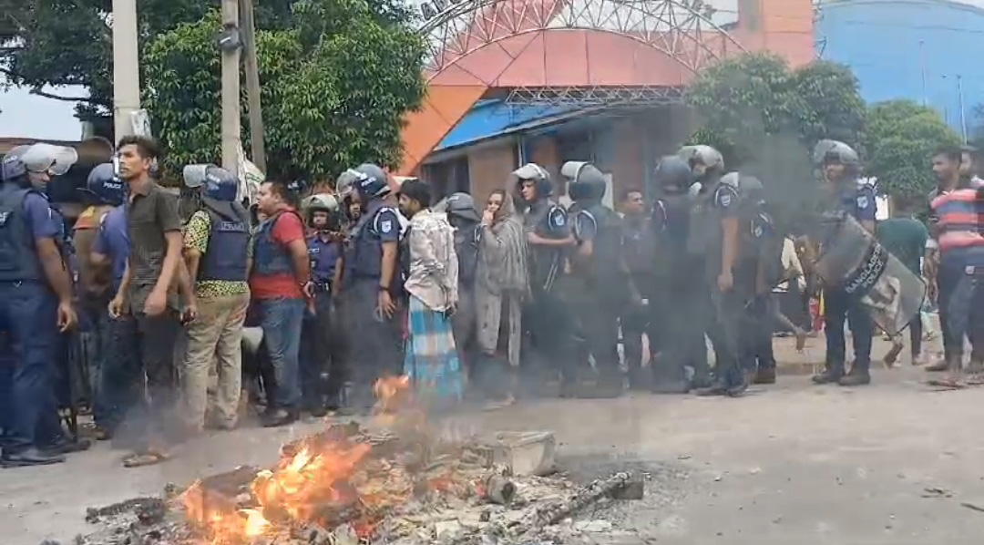 ঢাকা-সিলেট মহাসড়ক অবরোধ, ৩ ঘণ্টা পর প্রত্যাহার