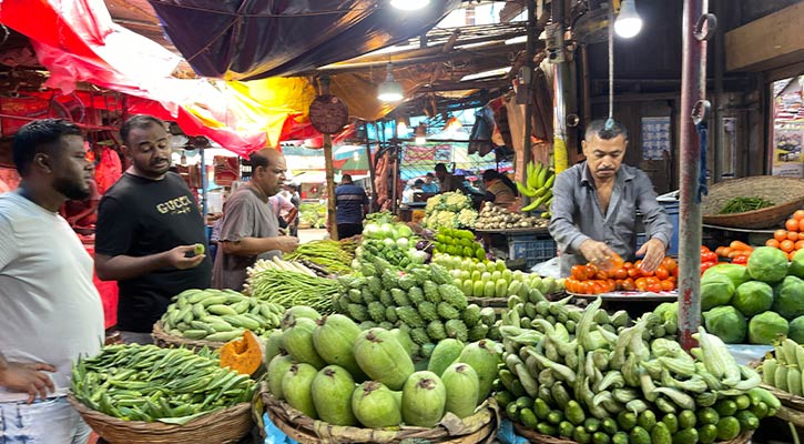 বৃষ্টির প্রভাবে সবজির দাম লাগামছাড়া