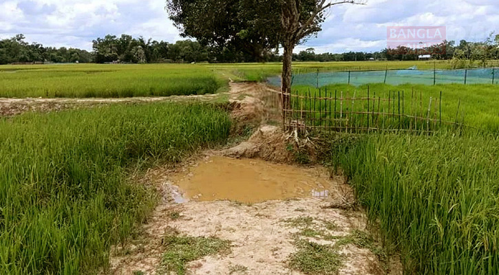 পরিবারিক বিরোধের জেরে বন্ধ গ্রামীণ সড়ক