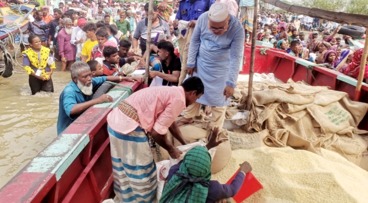 চাঁদপুরে নিবন্ধিত ৪৩ হাজার জেলে পেলেন খাদ্য সহায়তা