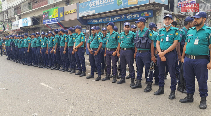 নেতাকর্মী শূন্য জাতীয় পার্টির অফিস, পুলিশের কড়া পাহারা