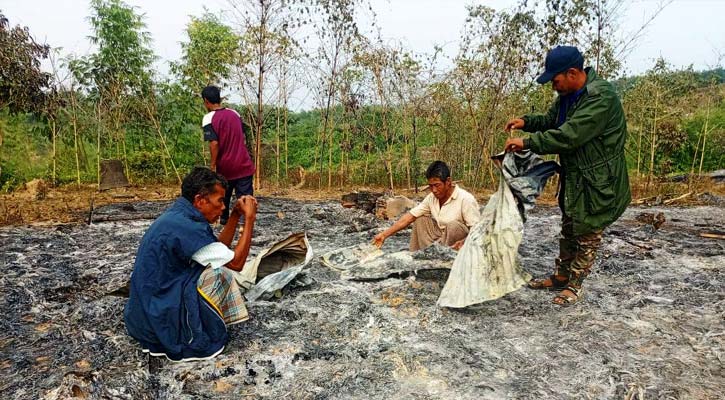 পাহাড়ে আগুনে পুড়লো ১৭ ঘর, যাদের ‘সন্দেহ’ করছেন ভুক্তভোগীরা